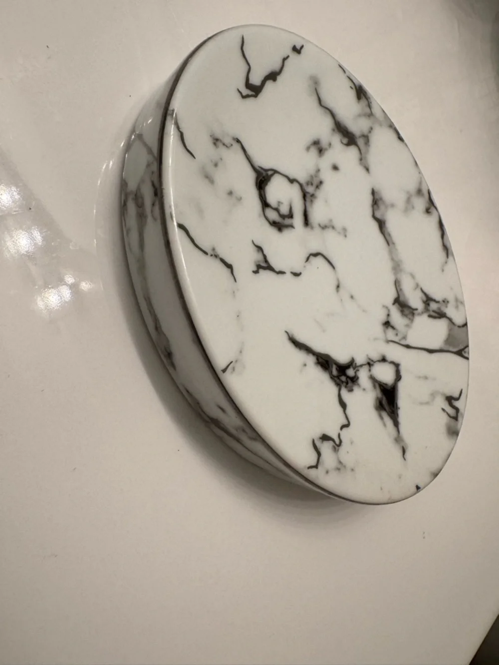 Marble-Pattern Oval soap dish  - White/Gray